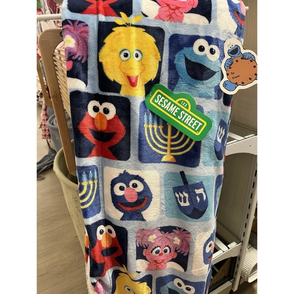 Hanukkah Sesame Street Blanket Elmo Cookie Monster 50"x70" Decorative Throw - Picture 2 of 4
